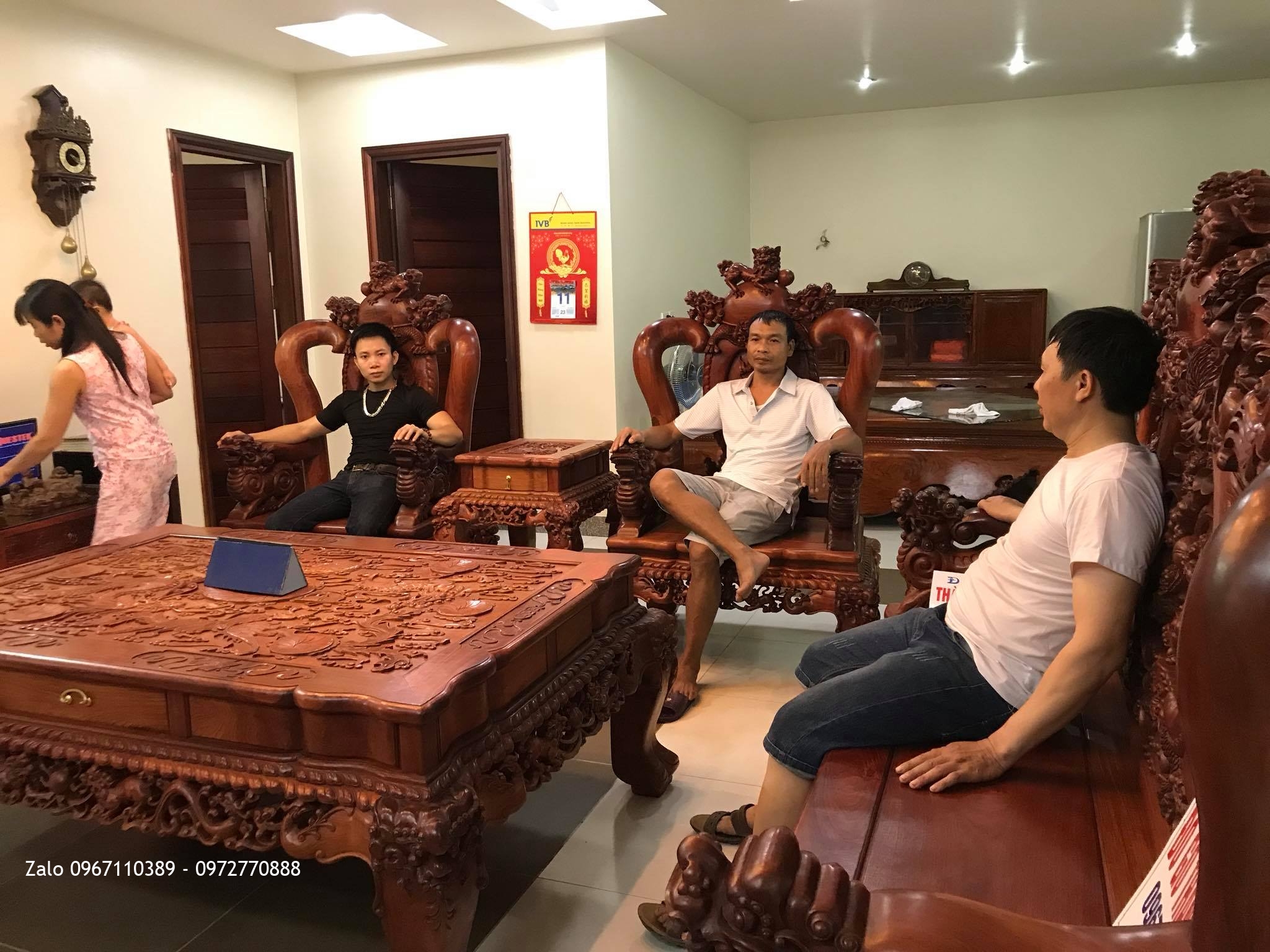 Bộ Ghế Nghê Bảo Đỉnh Gỗ Hương Đỏ Lào Khủng. A YẾN Tây Hồ HN.