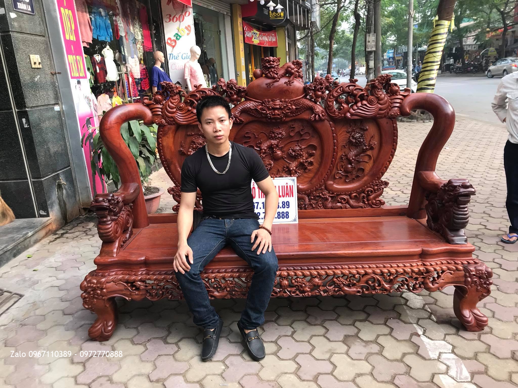 Bộ Ghế Nghê Bảo Đỉnh Gỗ Hương Đỏ Lào Khủng. A YẾN Tây Hồ HN.,