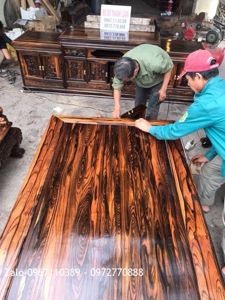 Bộ Minh Quốc Nghê Gỗ Mun Hoa, Kệ Tivi. Khách Yên Bái.