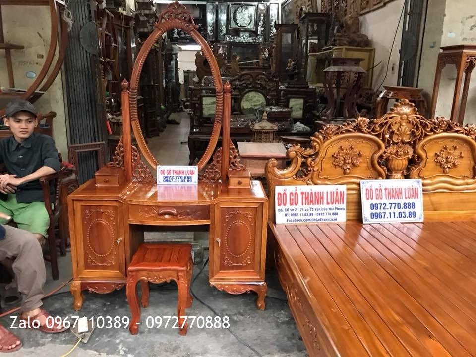 Giường Hồng Lu-i, Tủ phấn Gỗ Hương. Khách Hải Phòng.,