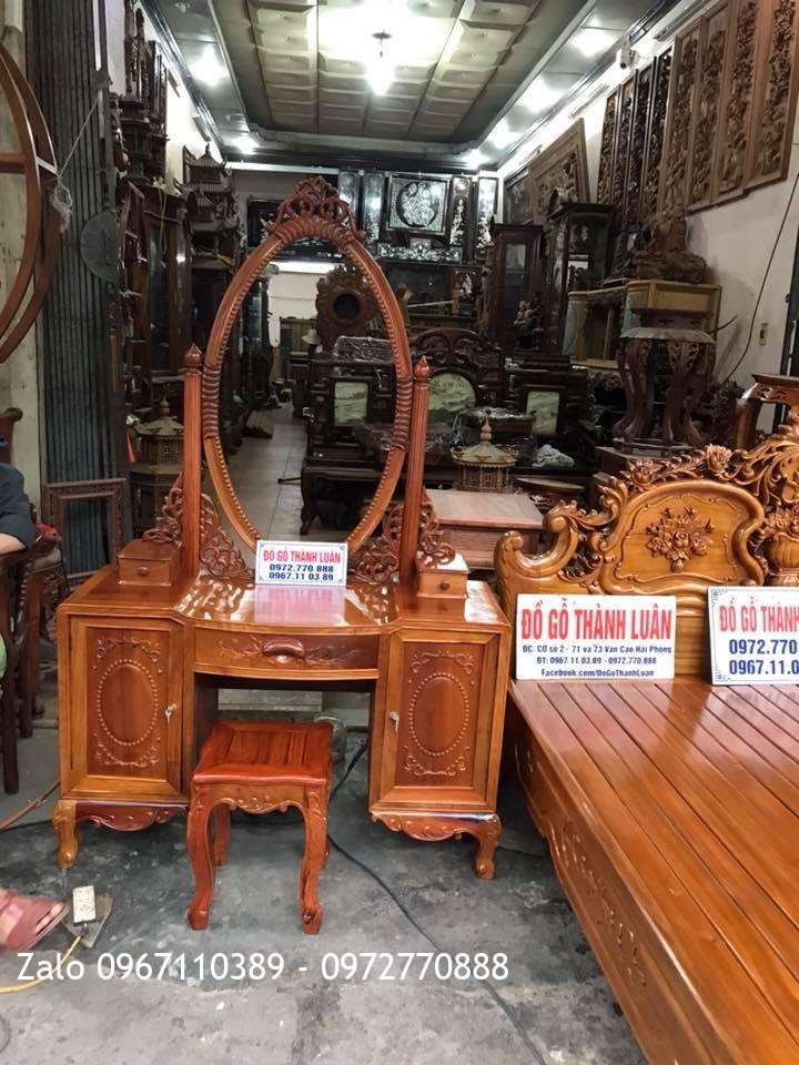 Giường Hồng Lu-i, Tủ phấn Gỗ Hương. Khách Hải Phòng.: