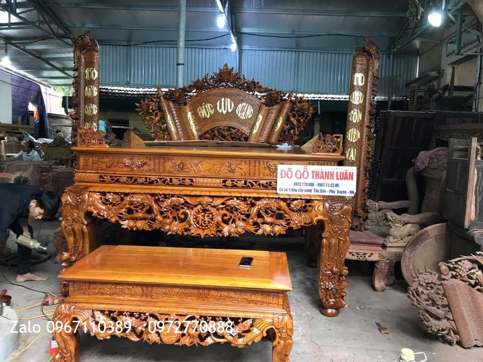 Sập Thờ Mai Điểu Và Cuốn Thư Câu Đối Gỗ Gụ. Khách Thái Bình.::.