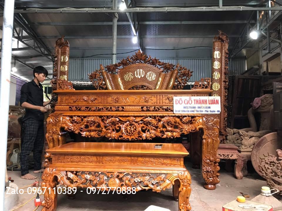 Sập Thờ Mai Điểu Và Cuốn Thư Câu Đối Gỗ Gụ. Khách Thái Bình:.