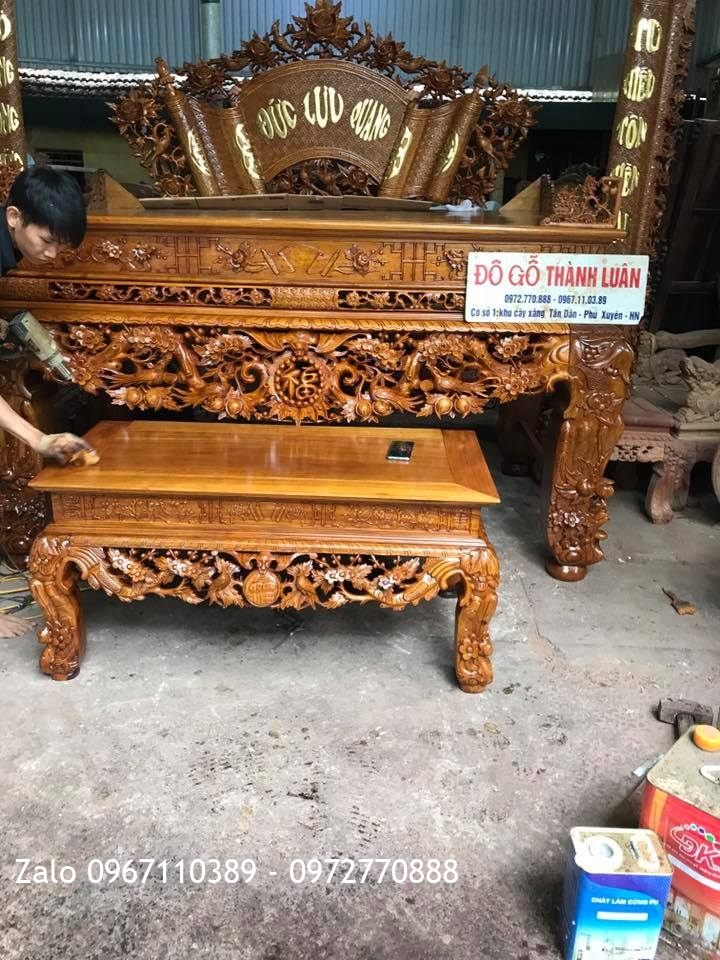 Sập Thờ Mai Điểu Và Cuốn Thư Câu Đối Gỗ Gụ. Khách Thái Bình::