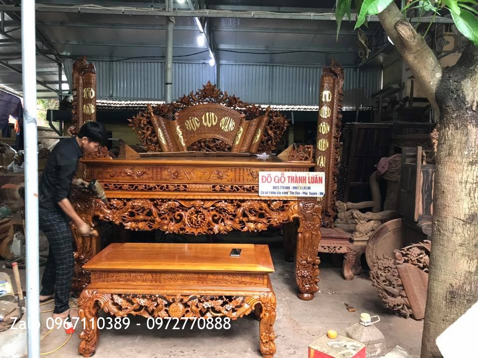 Sập Thờ Mai Điểu Và Cuốn Thư Câu Đối Gỗ Gụ. Khách Thái Bình::.