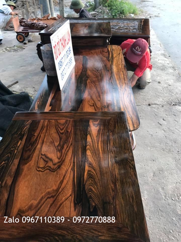 Tủ Tivi Gỗ Mun Hoa 4 Cánh Đục Tứ Quý,