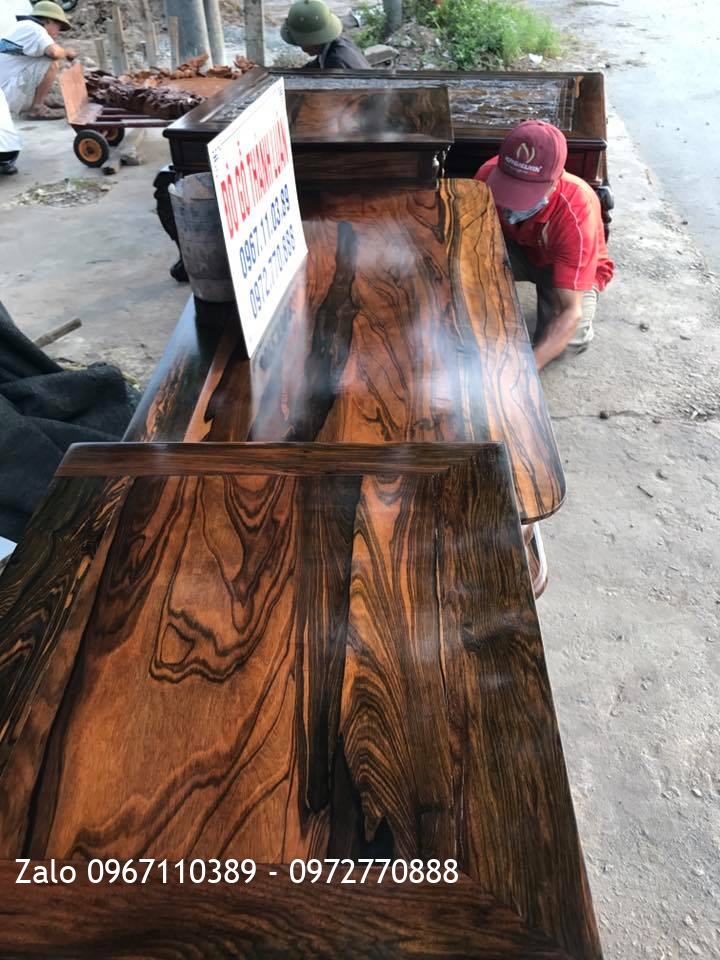 Tủ Tivi Gỗ Mun Hoa 4 Cánh Đục Tứ Quý,.