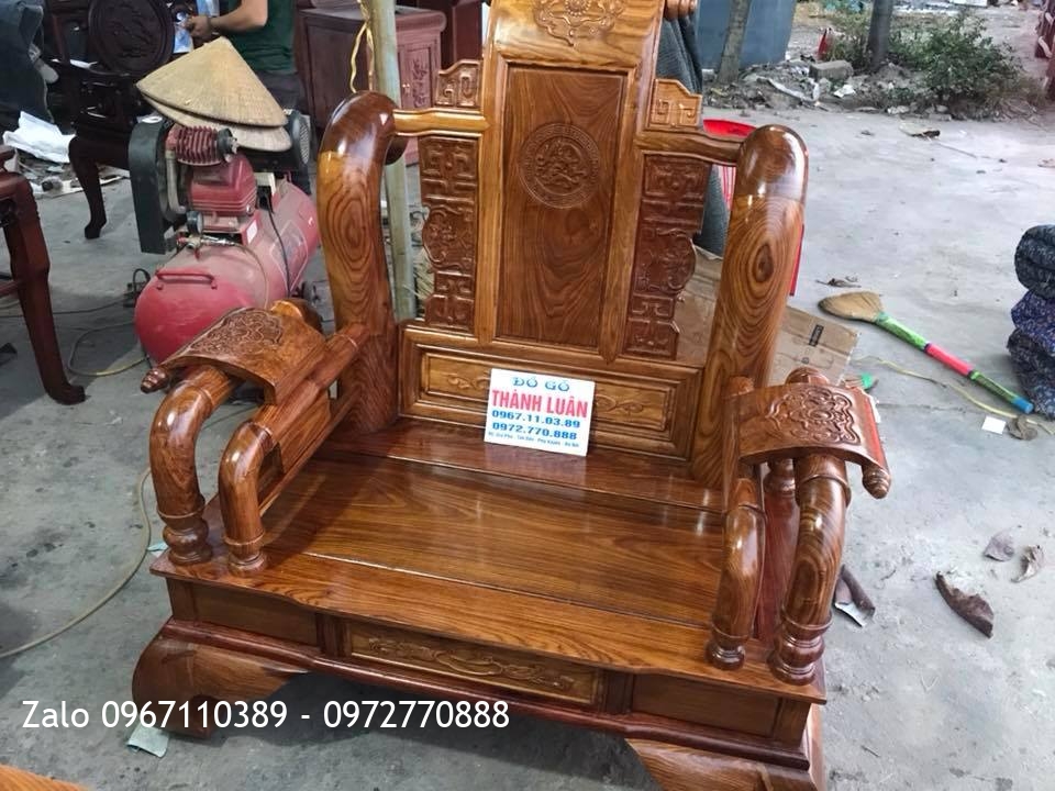 Bộ Tần Thủy Hoàng Gỗ Hương Vân Đỏ Nam Phi Cột 12. Chị Hoà Quảng Ninh,