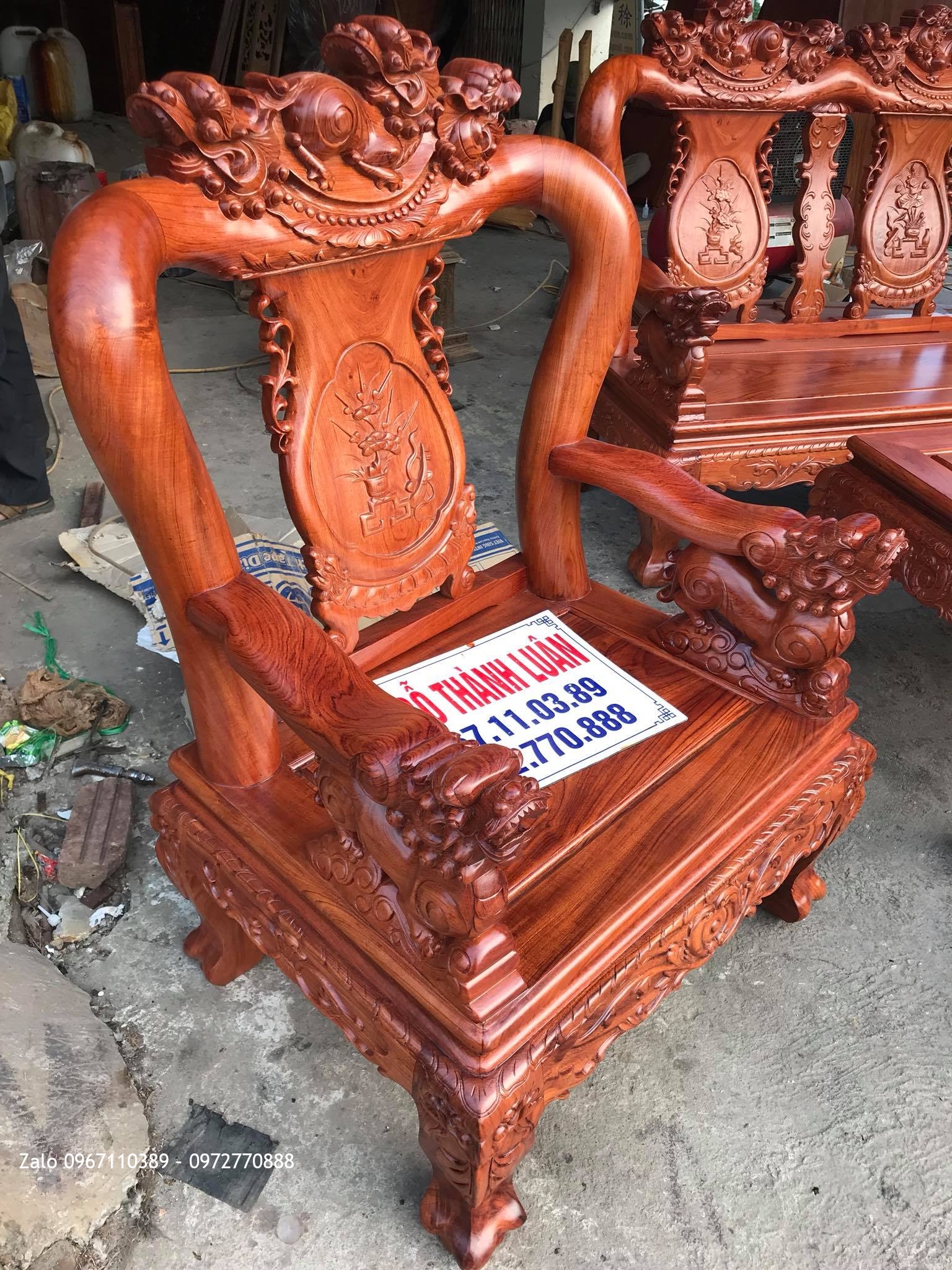 Bộ Bàn Ghế Minh Quốc Nghê Gỗ Hương Đá Nam Phi Cột 10 VÍP,