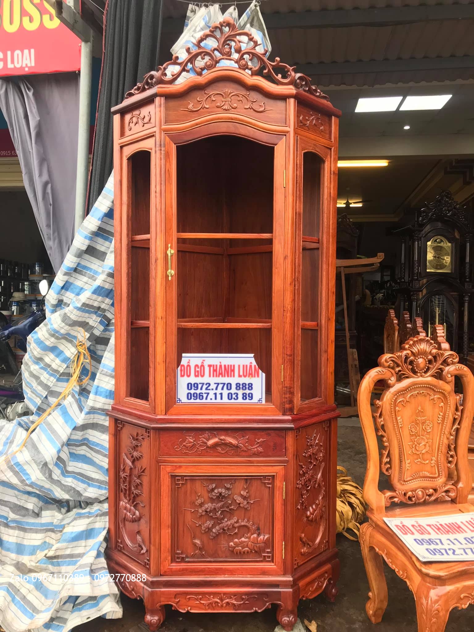 Tủ Rượu Góc Gỗ Hương Đỏ Lào Víp. Anh Chí Vũng Tàu