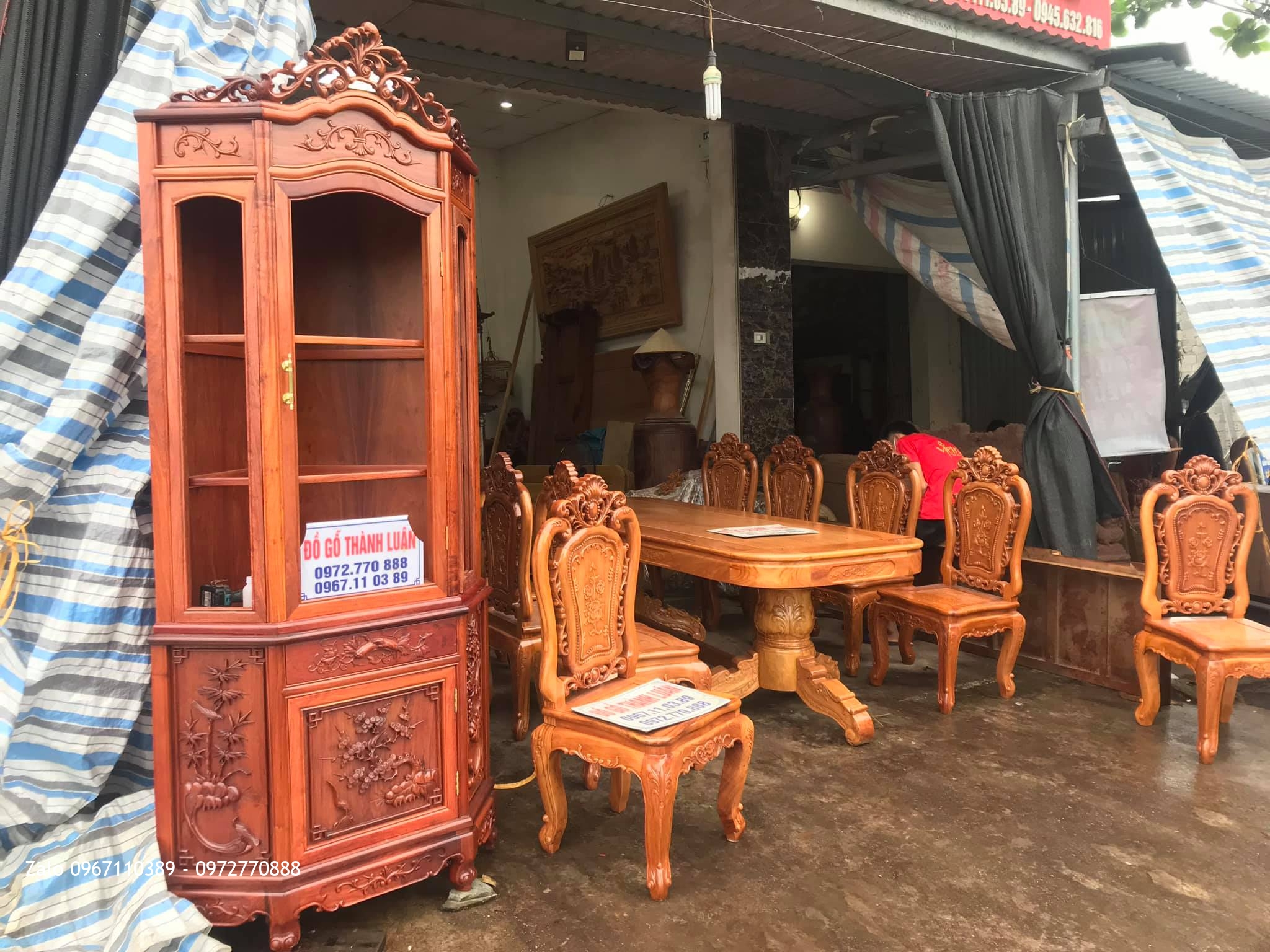 Tủ Rượu Góc Gỗ Hương Đỏ Lào Víp. Anh Chí Vũng Tàu.