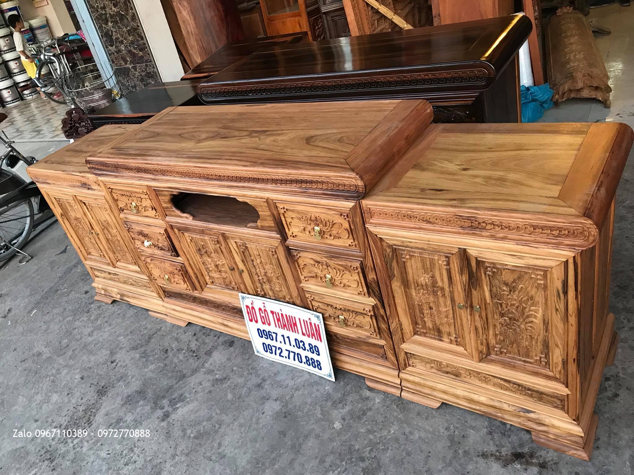 Kệ Tivi Kiểu Mõ 3 Cục Gỗ Gụ Ta Quảng Bình 2m37 VÍP