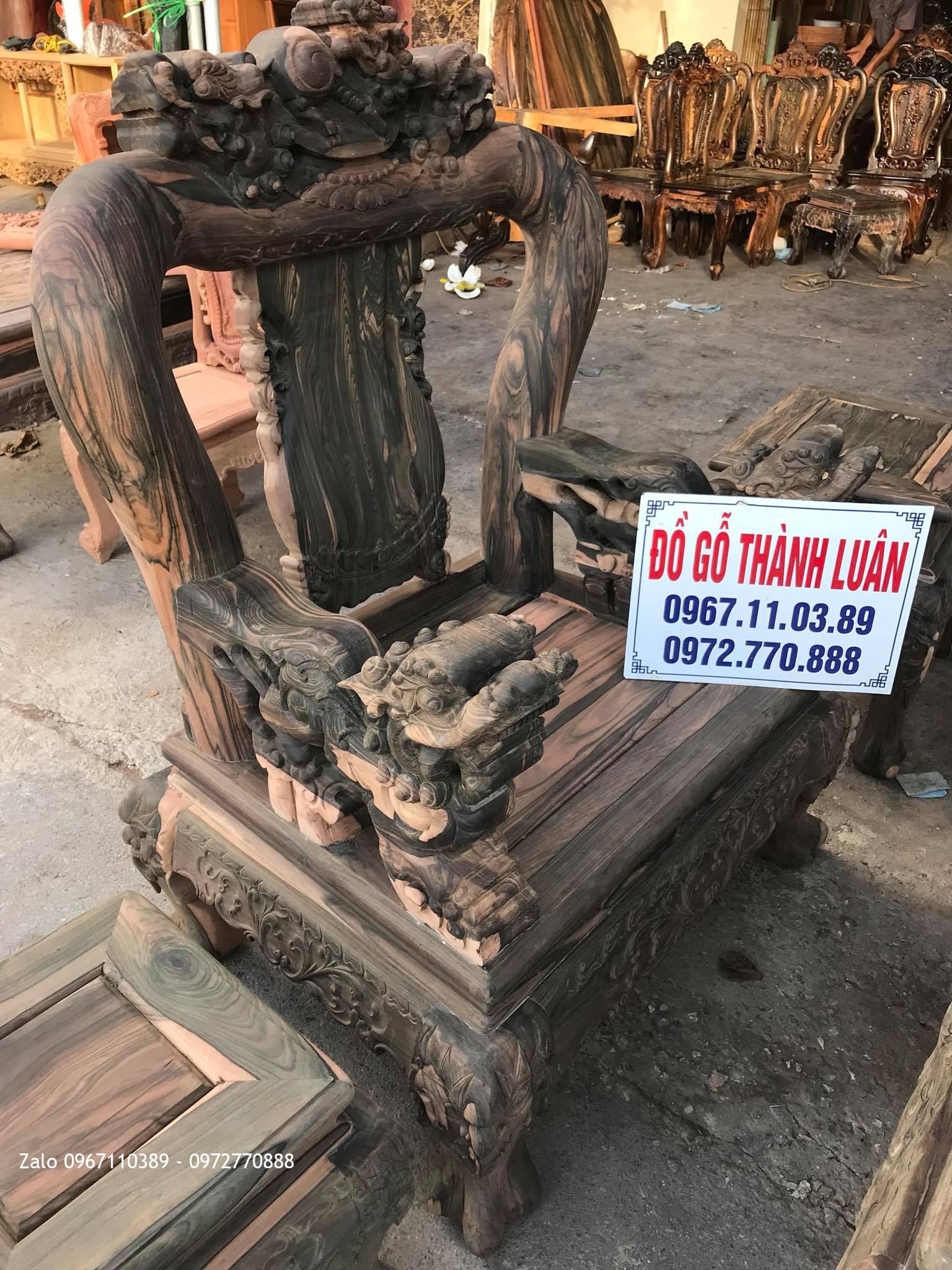 Bộ Bàn Ghế Minh Nghê gỗ Mun Cột 13 VIP.