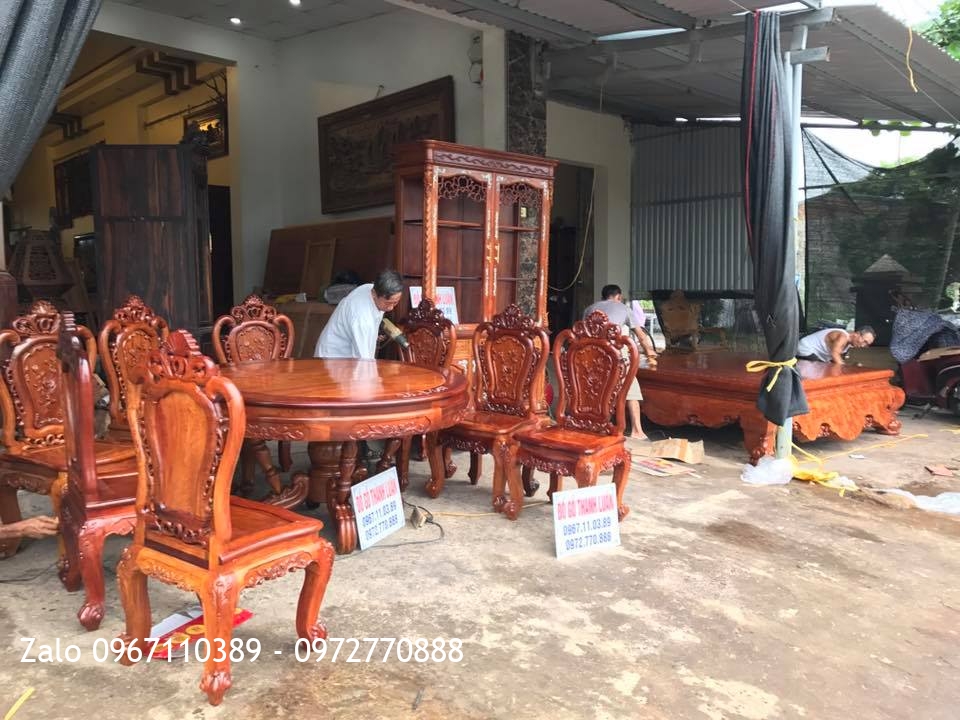 Bàn Giao Tủ Rượu, Bàn Ghế Ăn Gỗ Hương. Khách TP Vinh Nghệ An,.