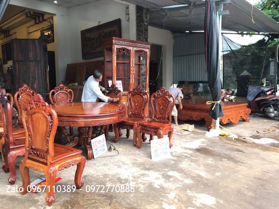Bàn Giao Tủ Rượu, Bàn Ghế Ăn Gỗ Hương. Khách TP Vinh Nghệ An: