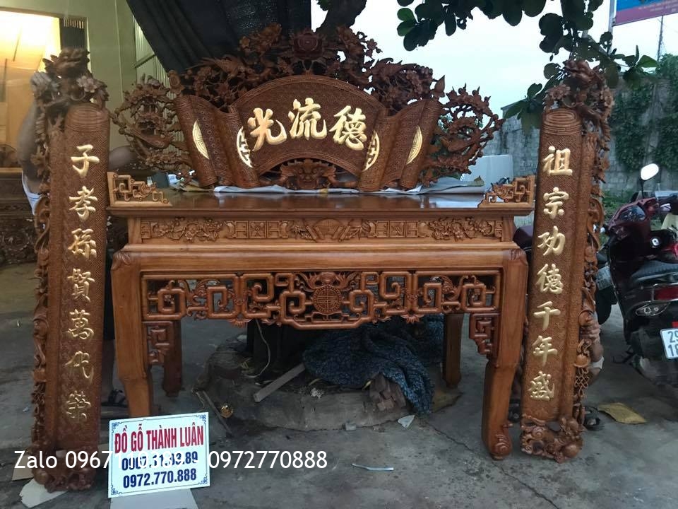 Bàn Thờ Cuốn Thư Câu Đối Gỗ Gụ Dát Vàng. A Sơn Hà Nội