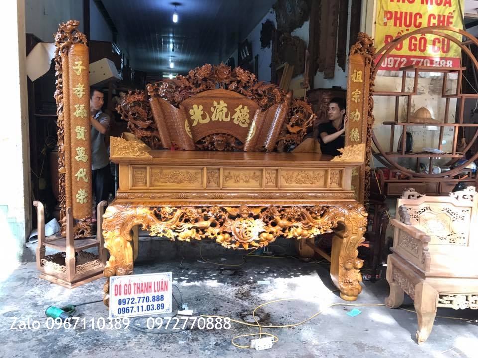 Sập Thờ, Cuốn Thư Câu Đối Mai Điểu Gỗ Gụ. Khách Đông Hưng Thái Bình_