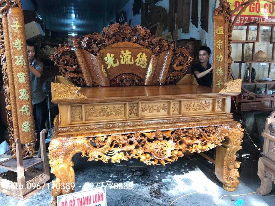 Sập Thờ, Cuốn Thư Câu Đối Mai Điểu Gỗ Gụ. Khách Đông Hưng Thái Bình.