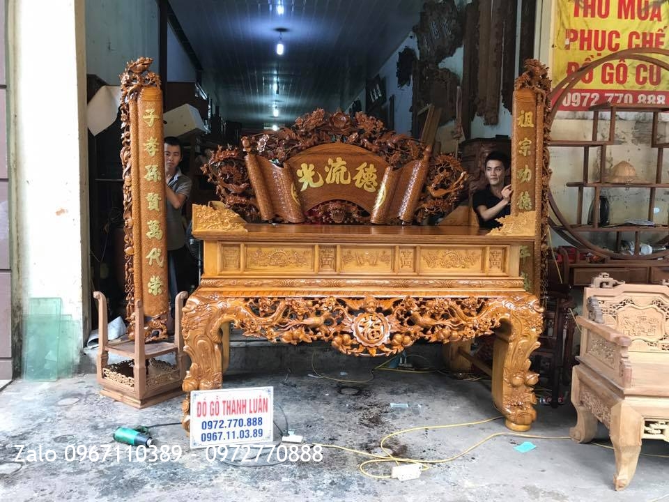 Sập Thờ, Cuốn Thư Câu Đối Mai Điểu Gỗ Gụ. Khách Đông Hưng Thái Bình.