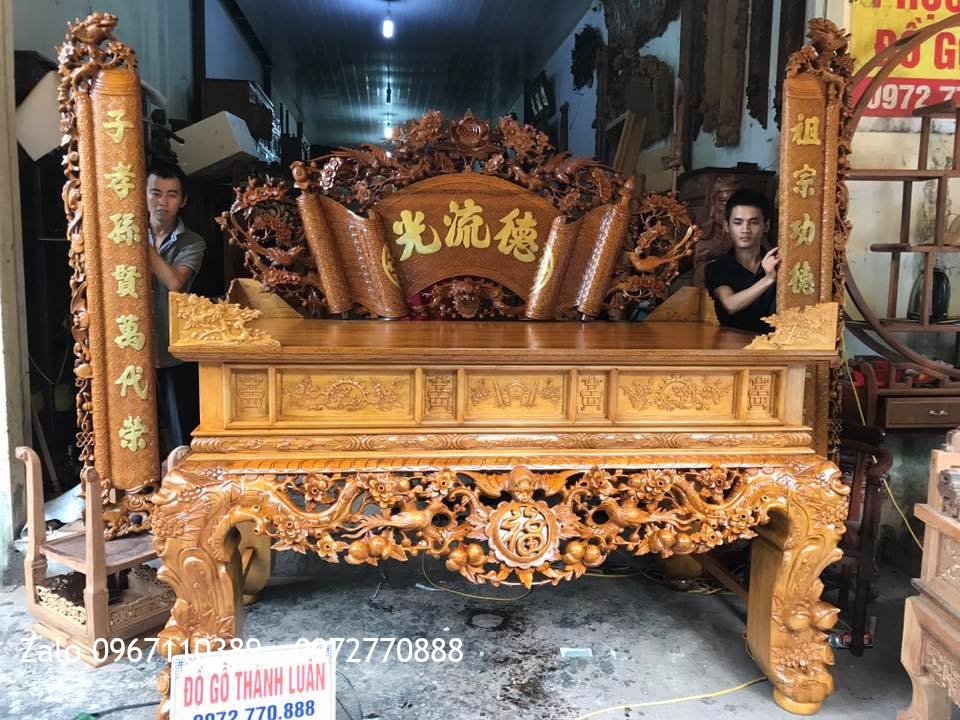 Sập Thờ, Cuốn Thư Câu Đối Mai Điểu Gỗ Gụ. Khách Đông Hưng Thái Bình