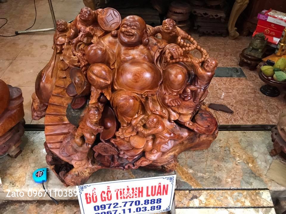 2 Pho Tượng Gỗ Hương Đỏ Lào, Đông Con Nhiều Cháu: