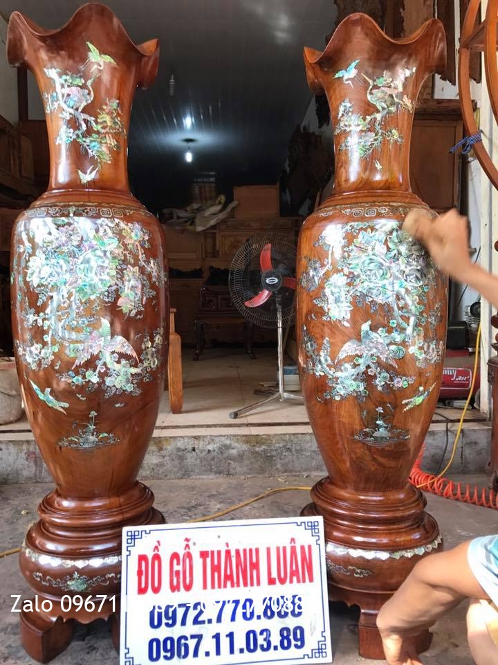 Đôi Lọ Gỗ Hương Đỏ Lào Khảm Ốc 1m39