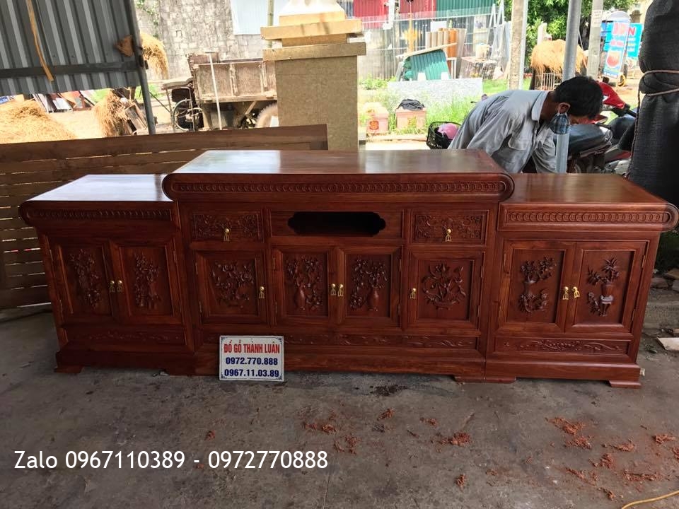 Kệ Tivi Kiểu Mõ 3 Cục Gỗ Hương Đỏ Lào VÍP. Chị Linh Nhi Vũng Tàu.