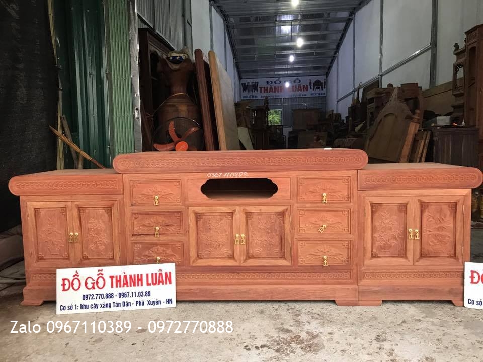 Xong 3 Kệ Tivi Gỗ Hương Đỏ Kiểu Mõ, Đục Thủ Công Và Đục CNC