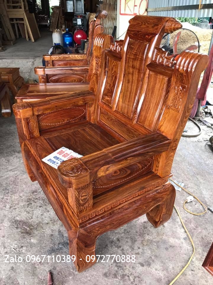 Bộ Ghế Như Ý Cuốn Thư Tay Thẻ Bài Chân Cong Gỗ Hương Vân Đỏ. A Hiệp Long Biên HN