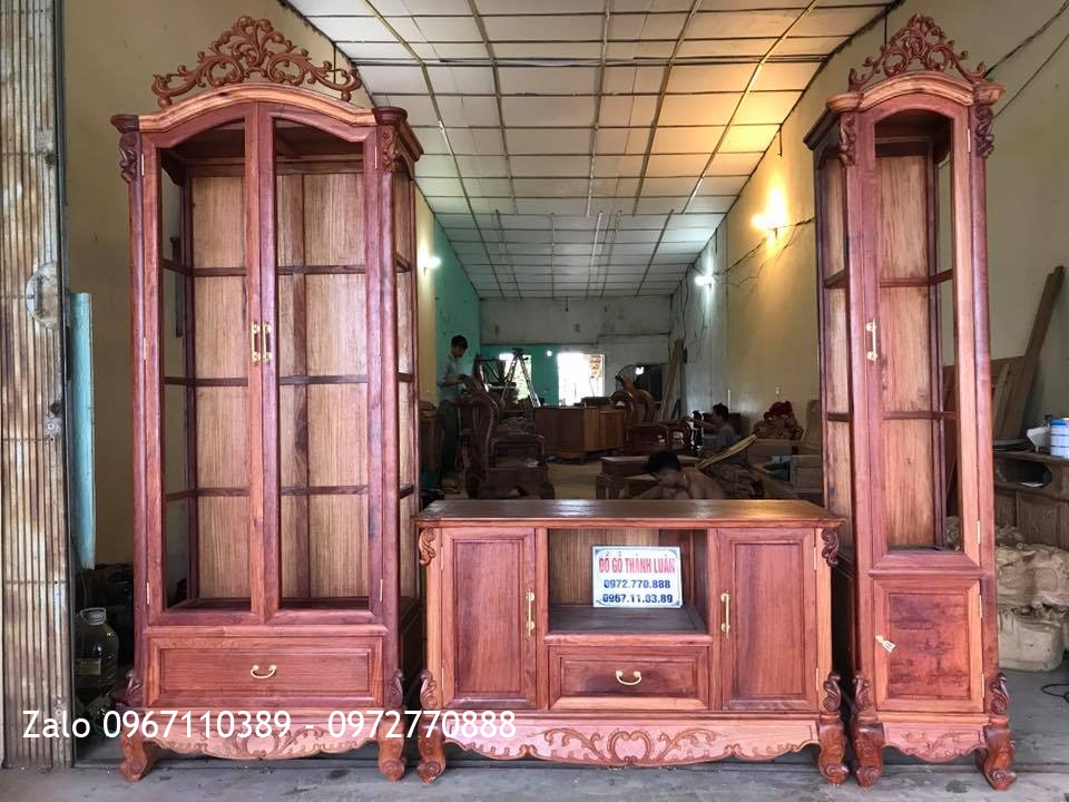 Kệ Tivi Gỗ Hương Đỏ (Mẫu 3 Tủ Nối Pháp) dài 2m50.