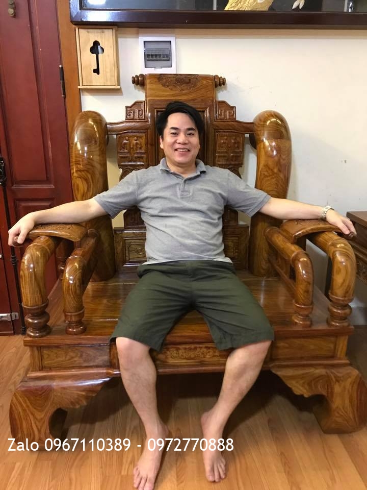 2 Ghế Tần Thuỷ Hoàng Cột 16 Khủng Gỗ Hương Vân. A Tuân Hà Đông,