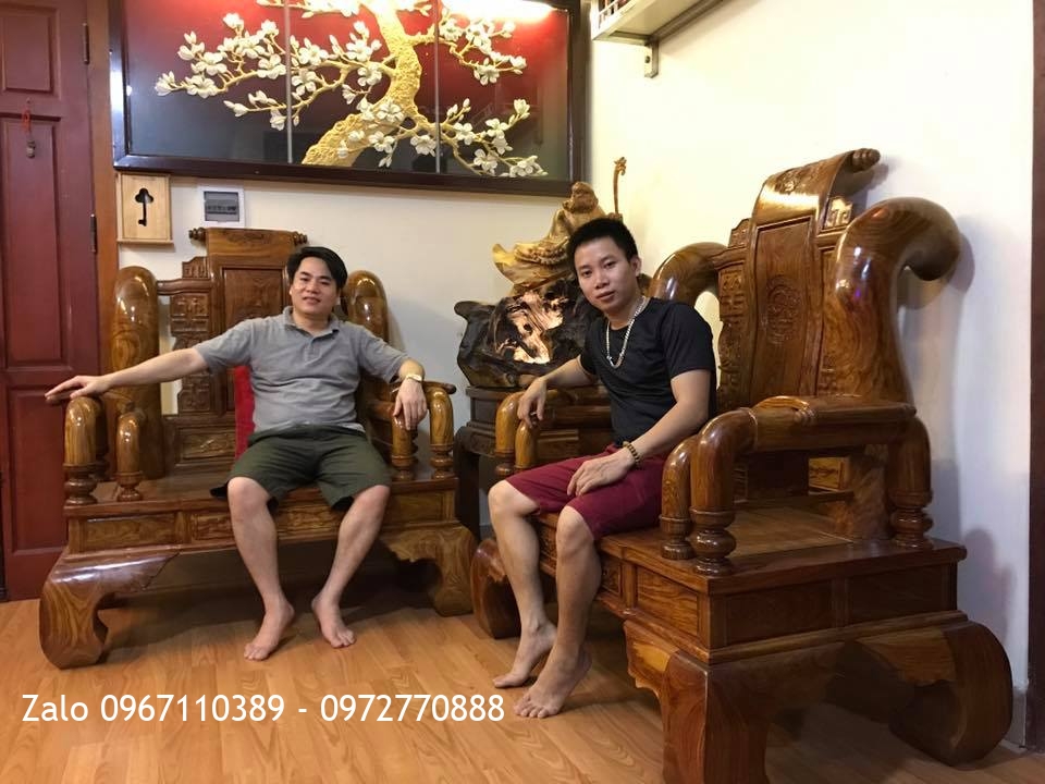2 Ghế Tần Thuỷ Hoàng Cột 16 Khủng Gỗ Hương Vân. A Tuân Hà Đông.