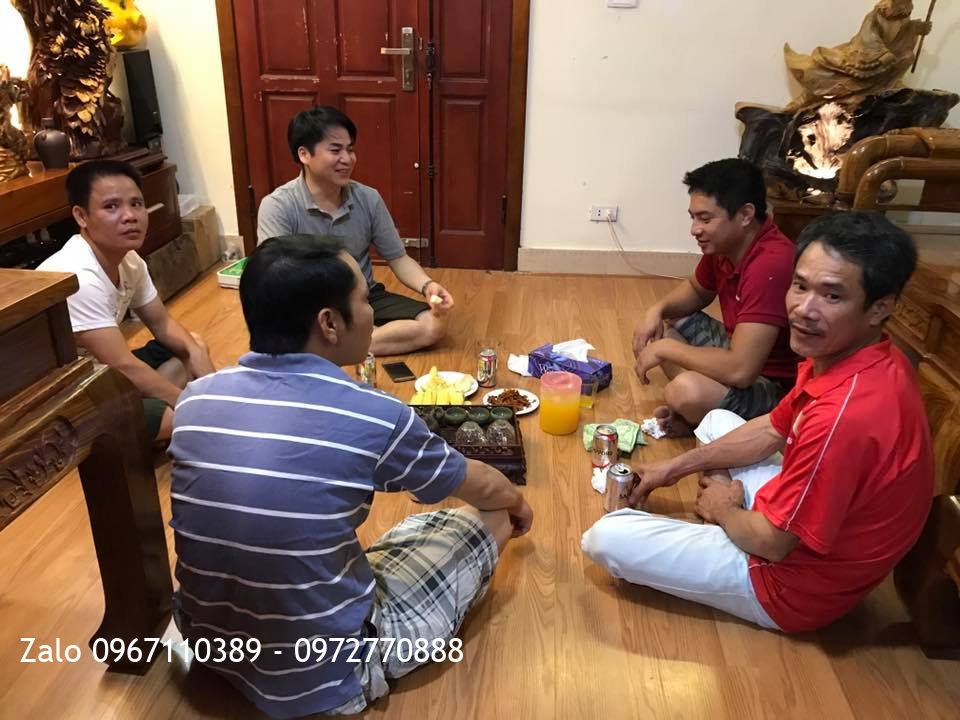 2 Ghế Tần Thuỷ Hoàng Cột 16 Khủng Gỗ Hương Vân. A Tuân Hà Đông::::