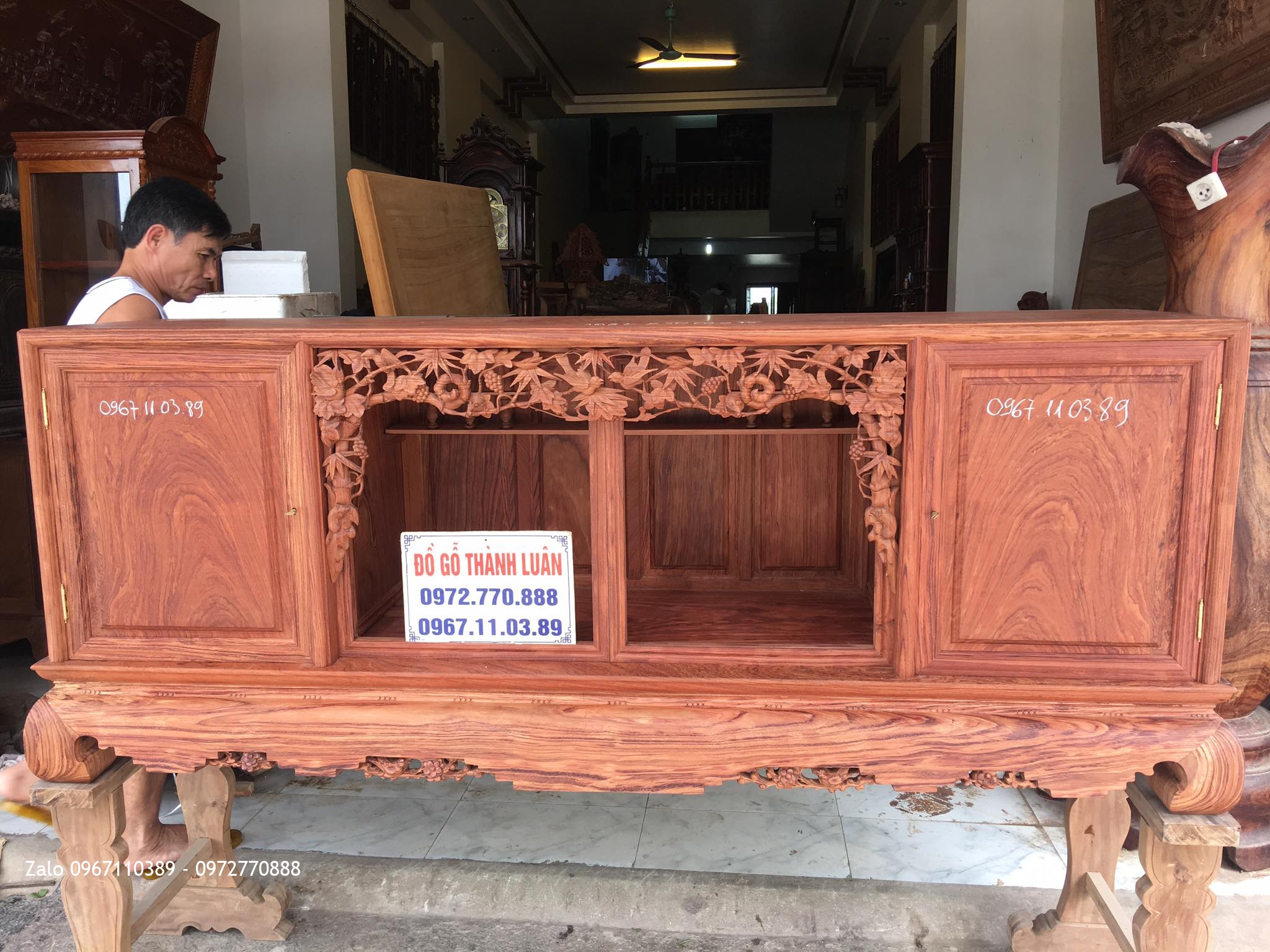 TỦ CHÈ CẨM LAI VÂN VÍP ĐẶC SẮC