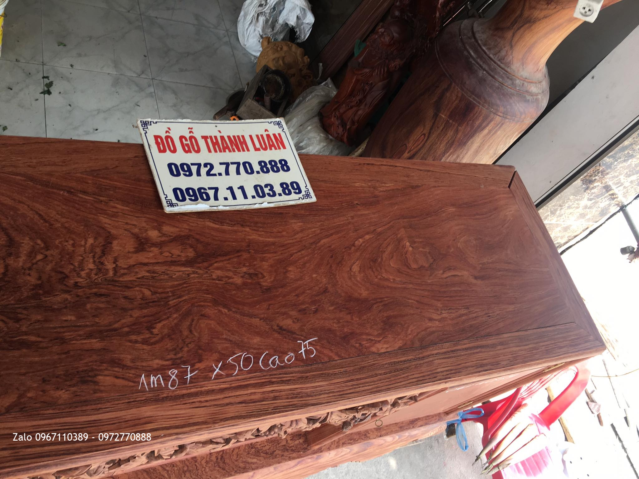 TỦ CHÈ CẨM LAI VÂN VÍP ĐẶC SẮC,