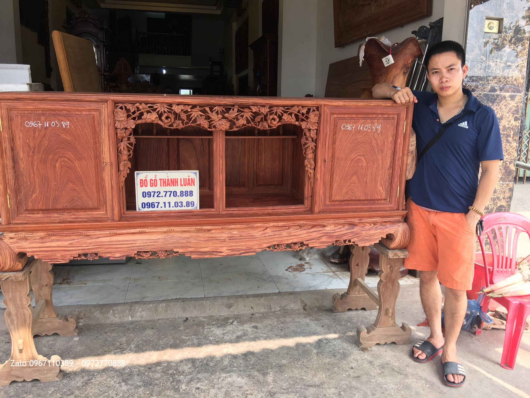 TỦ CHÈ CẨM LAI VÂN VÍP ĐẶC SẮC...