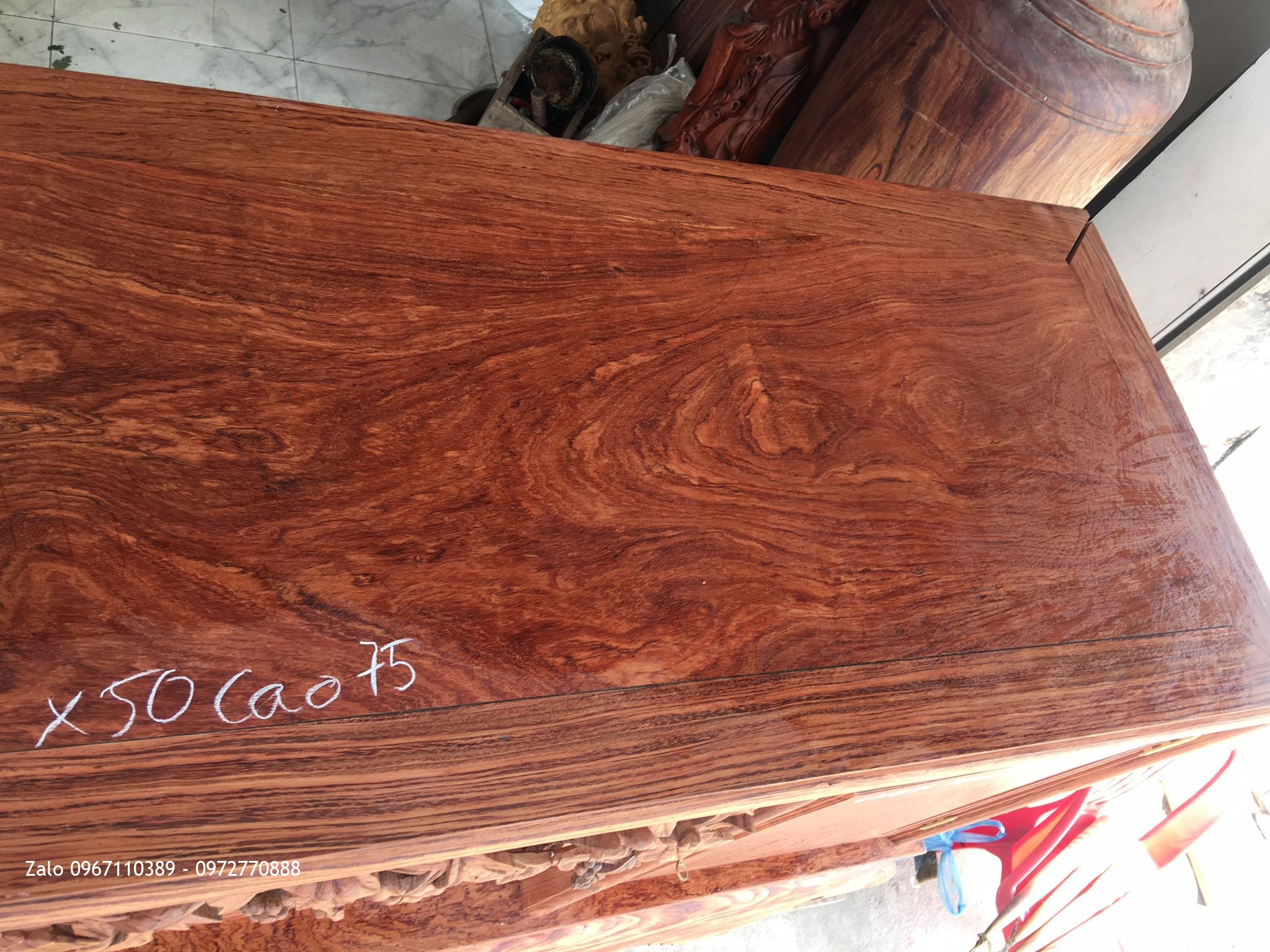 TỦ CHÈ CẨM LAI VÂN VÍP ĐẶC SẮC.: