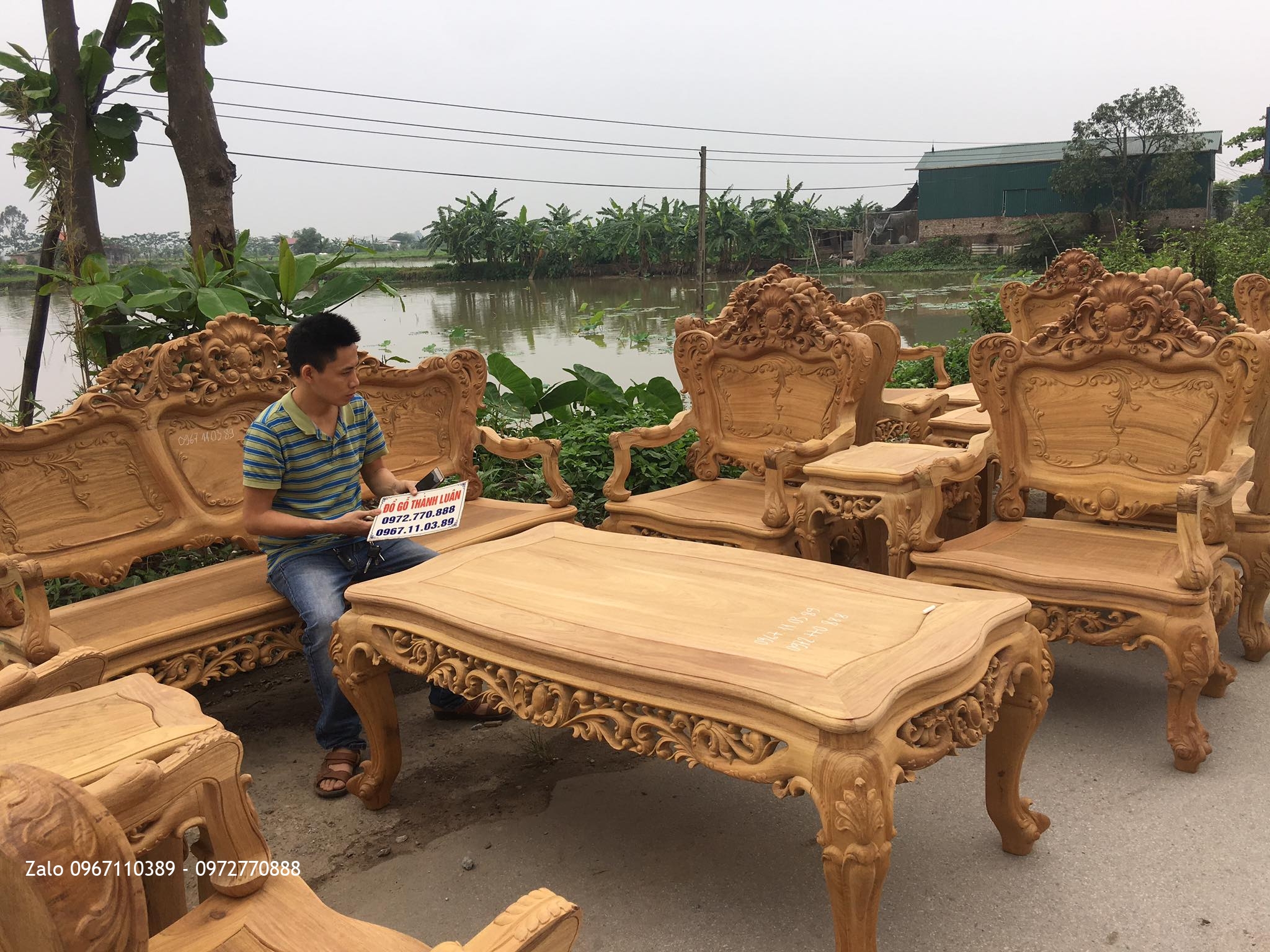 2 Bộ Bàn Ghế Lu-i Đại Gỗ Gụ Ta Quảng Bình Siêu Víp^