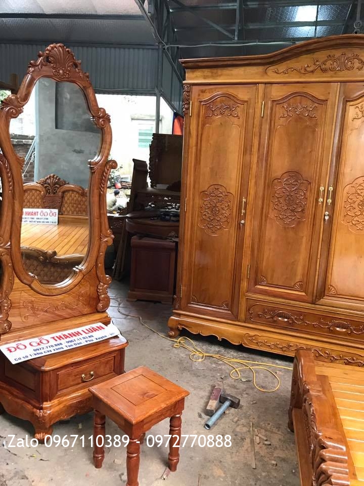 Giường, Tủ Áo, Bàn Trang Điểm Gỗ Gụ. Khách Ninh Bình..