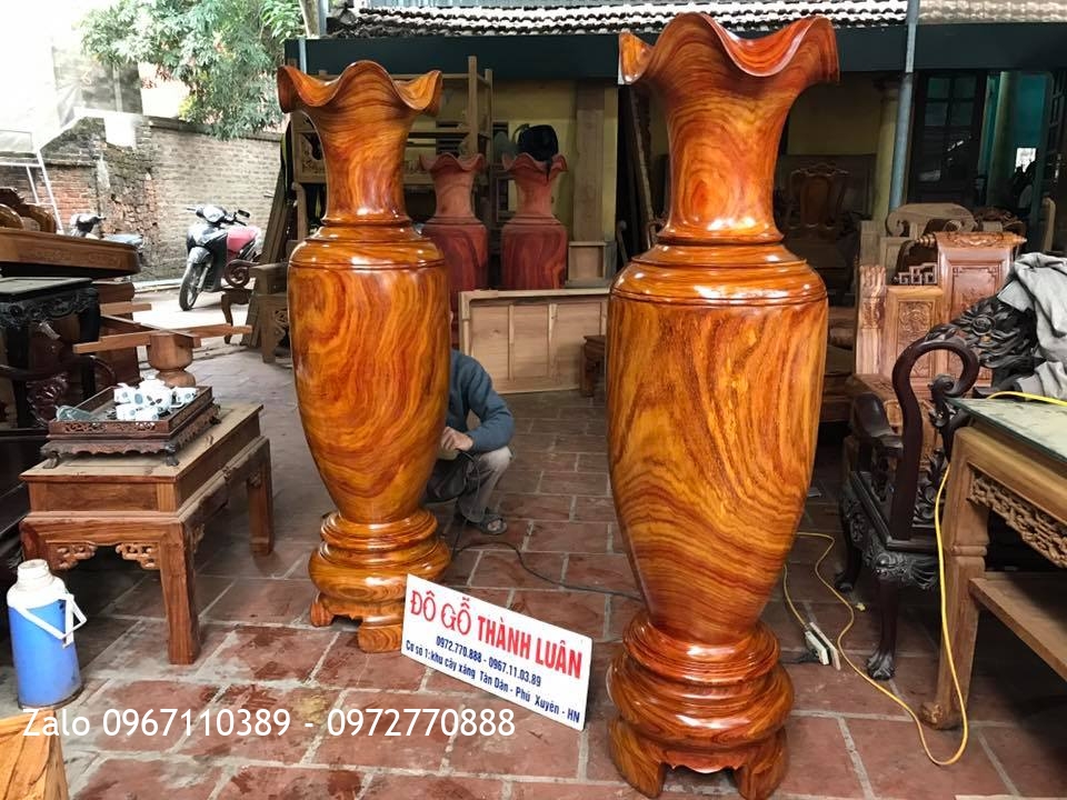 Đôi Lọ Lộc Bình Liền Khối Gỗ Hương Vân Đỏ. A Dương Long Biên HN