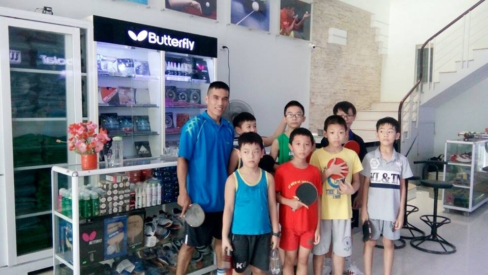 Bóng bàn sỹ đông y