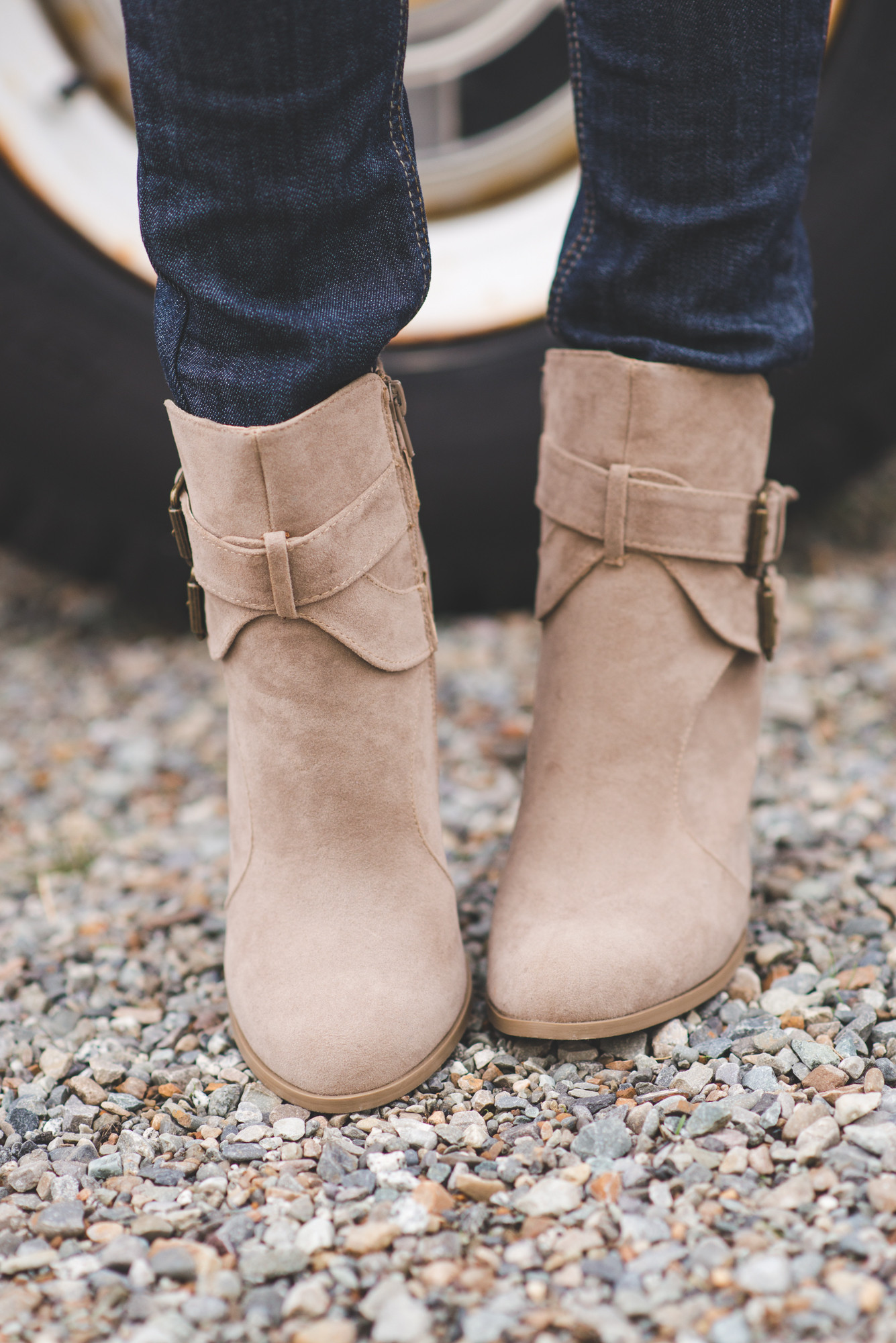 BUCKLE SUEDE BOOTIES