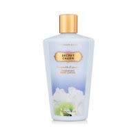 Sữa dưỡng thể Victoria Secret Honeysuckle & Jasmine 250ml