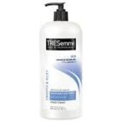 Dầu xả Tresemme Touchable Softness 1.15l