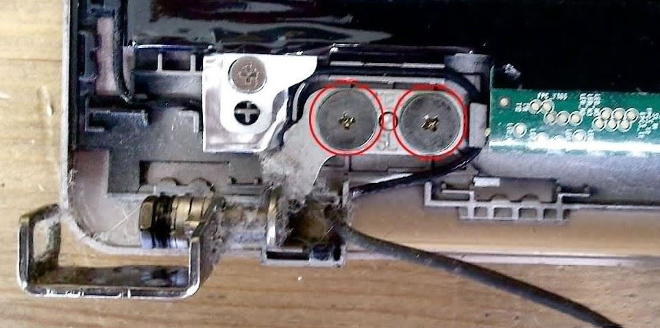 vít giữ bản lề trái