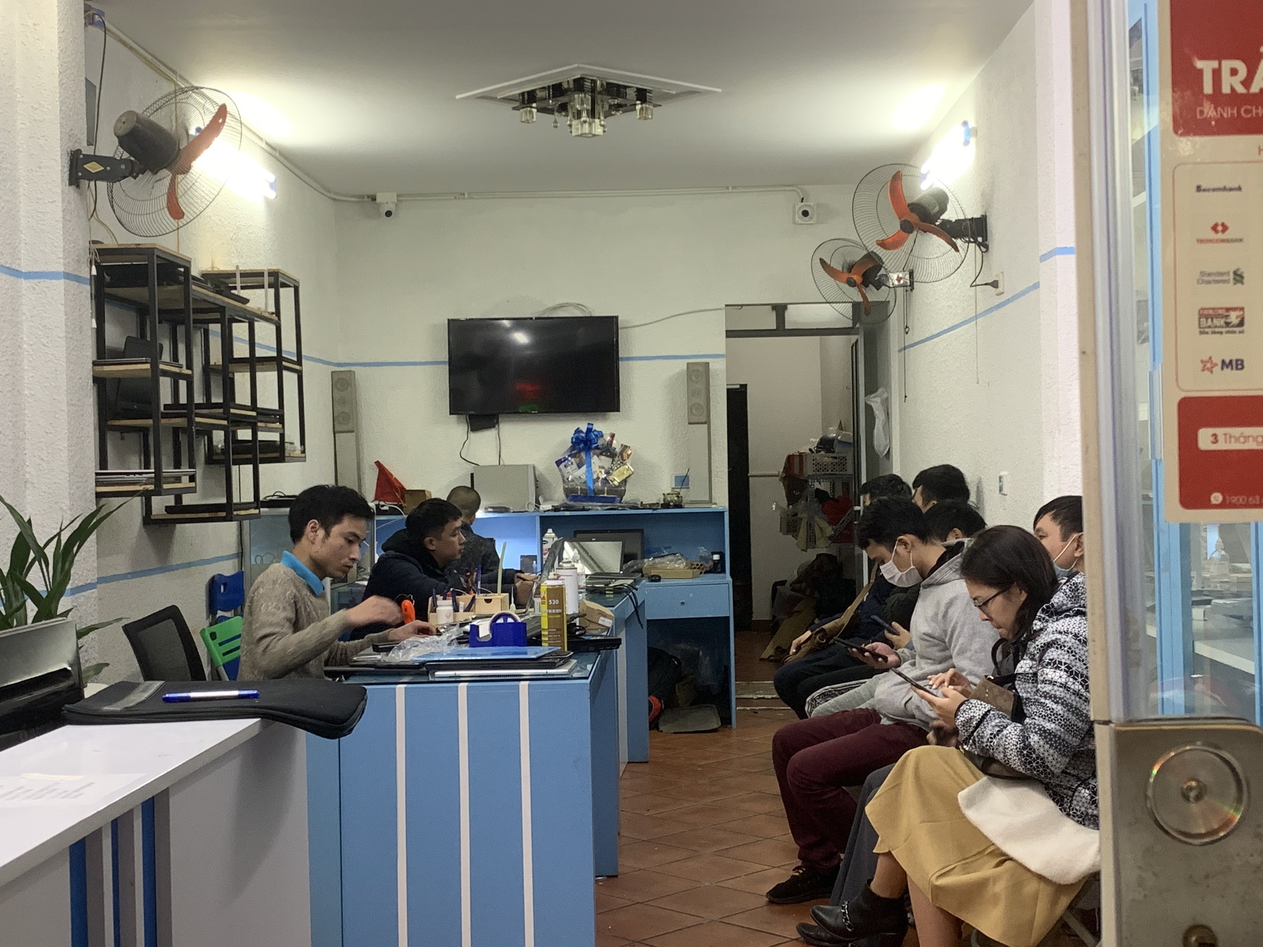 Địa chỉ thay màn hình laptop 14 inch