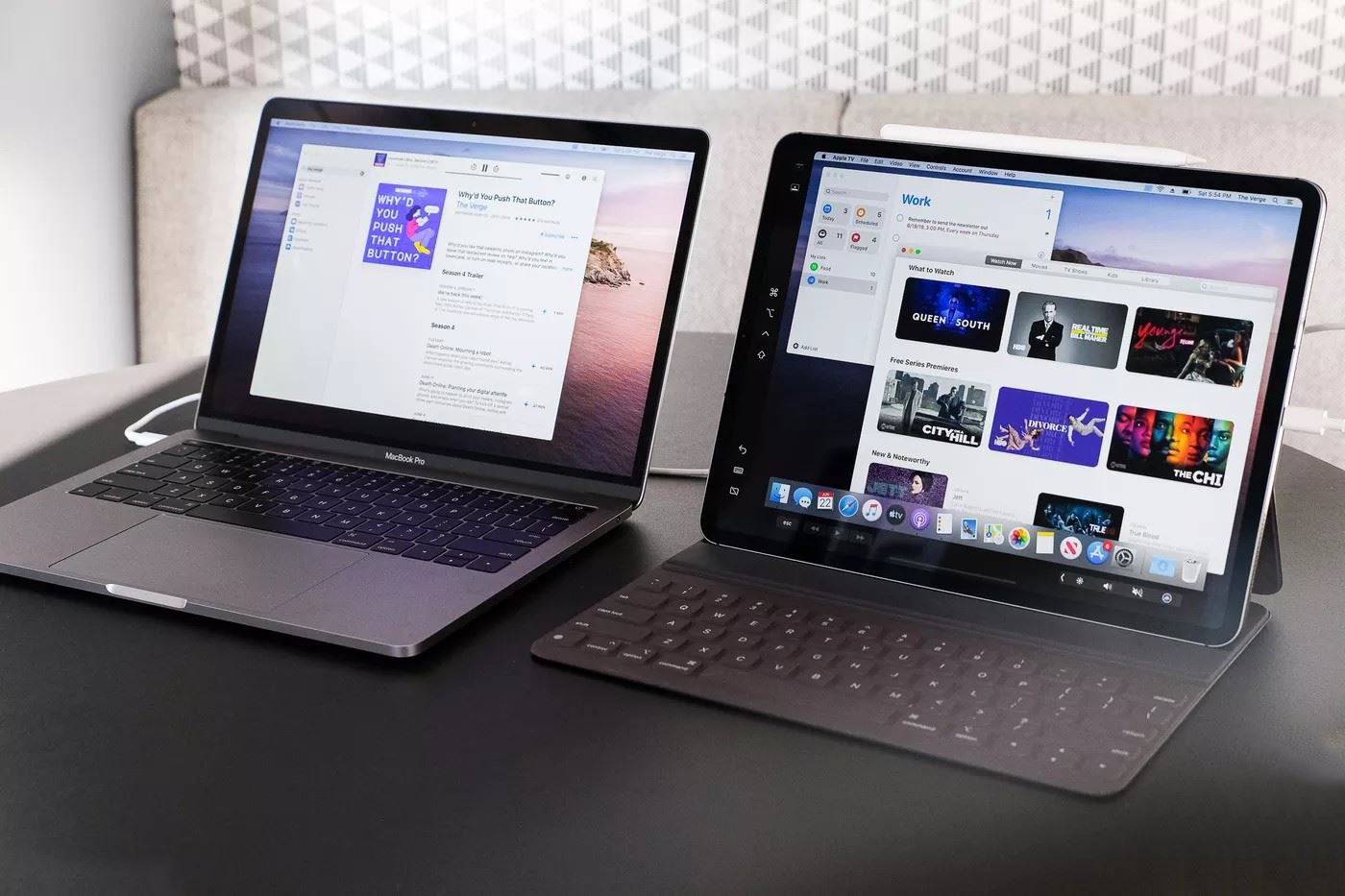 đường màu trên màn hình macbook