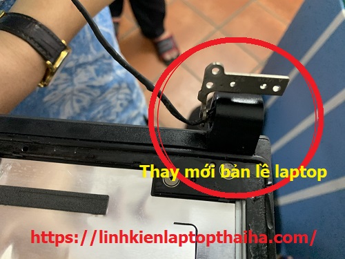 thay-the-ban-le-laptop