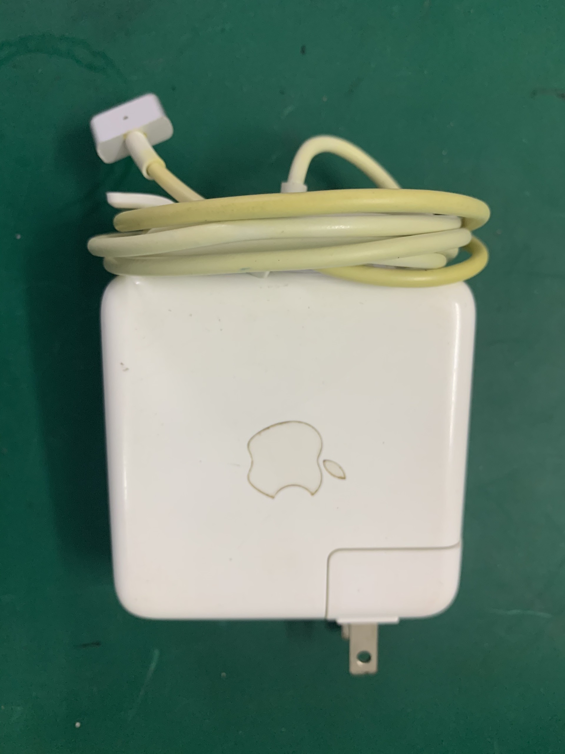 Hướng dẫn cách bảo vệ sạc macbook khỏi bị đứt