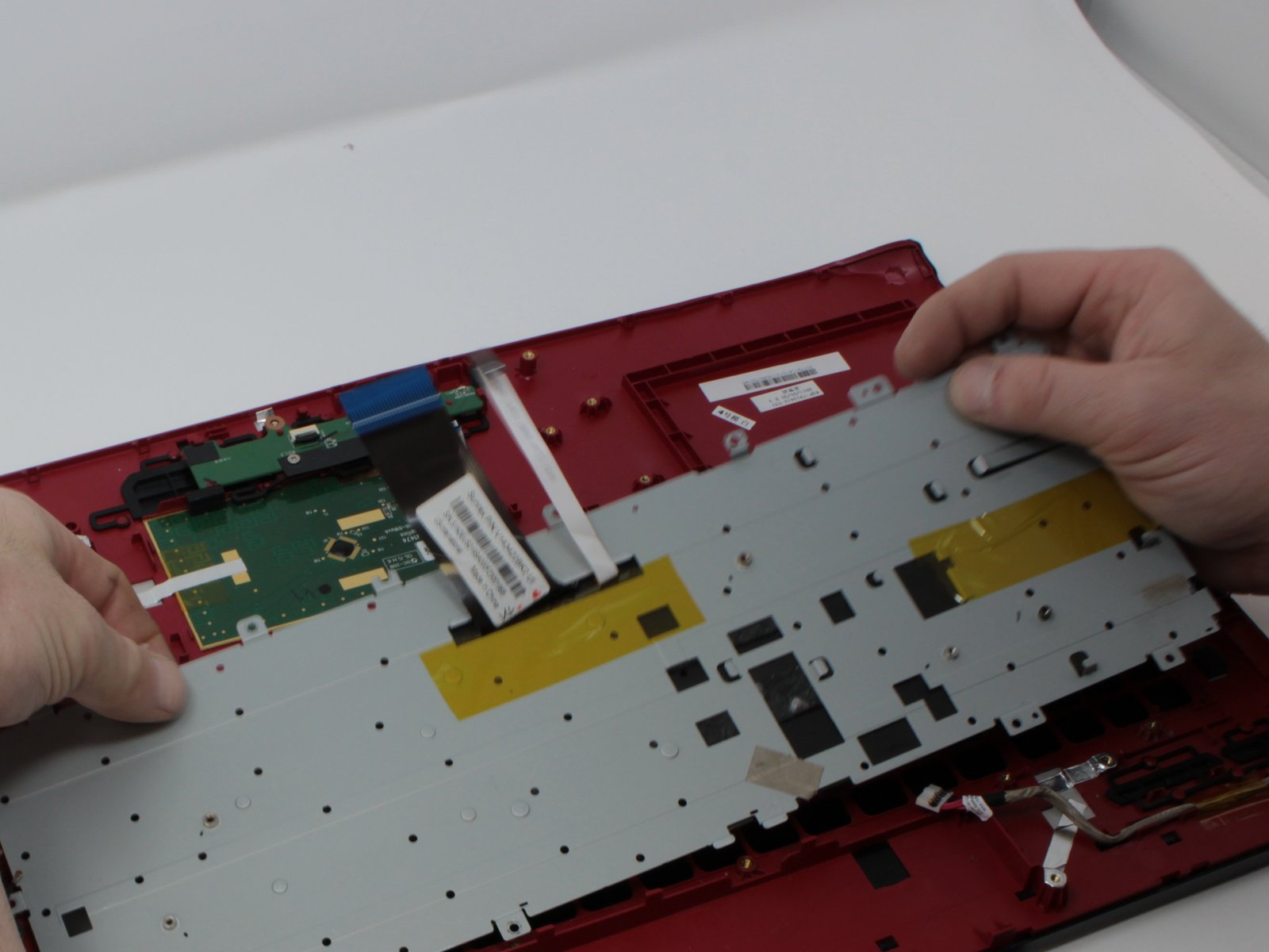 thay bàn phím laptop MSI giá bao nhiêu tiền